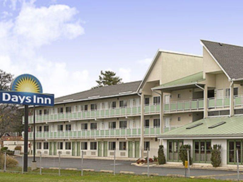 Days Inn By Wyndham Harrisburg North Eksteriør bilde